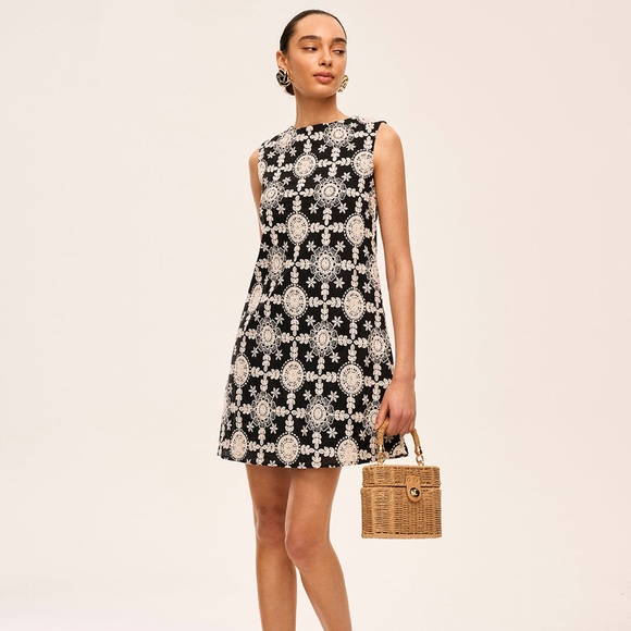 Commense Dresses & Skirts - Commense Embroidered Cotton Sleeveless Dress size XL